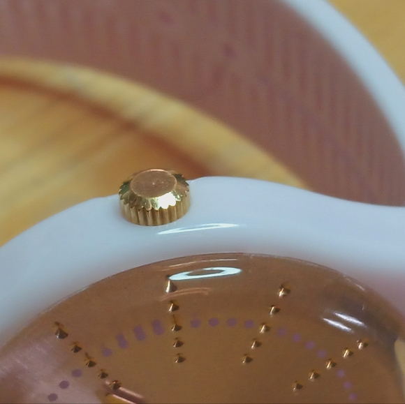 Swatch Guimauve (P148) Pink shiny case and dial gold tone 3 hand movement - Picture 3 of 12